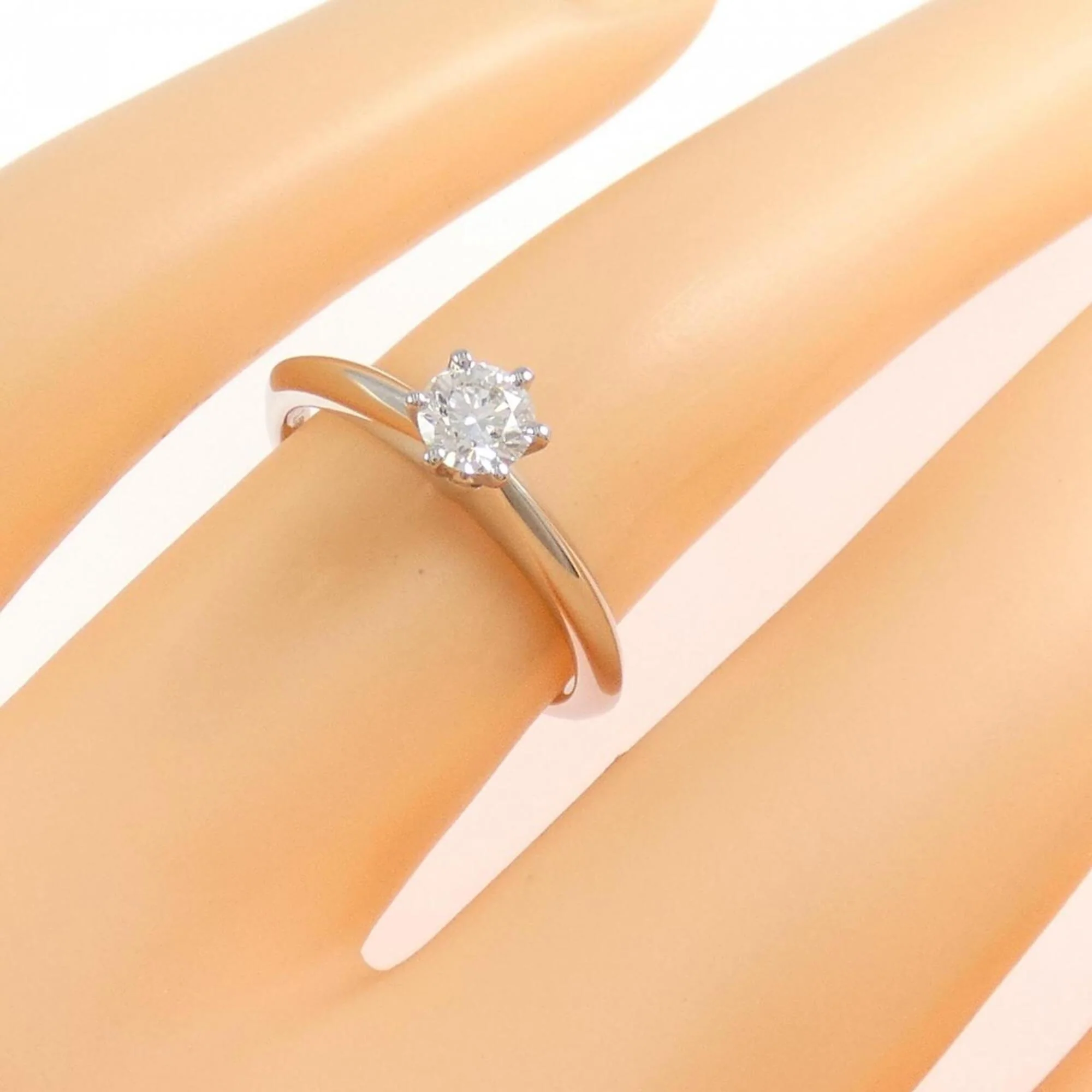 Classic Solitaire Ring Platinum with Diamond - Image 5