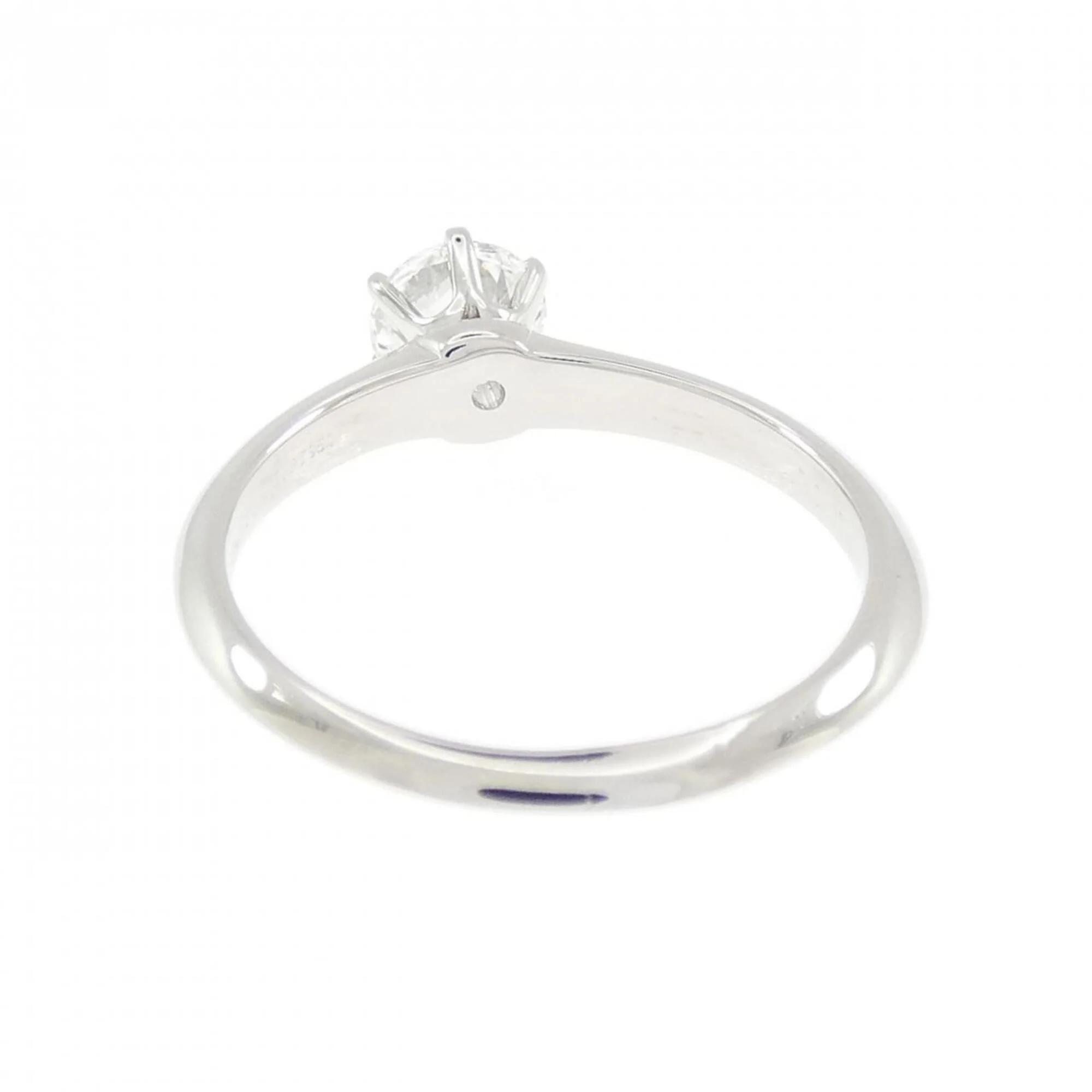 Classic Solitaire Ring Platinum with Diamond - Image 3