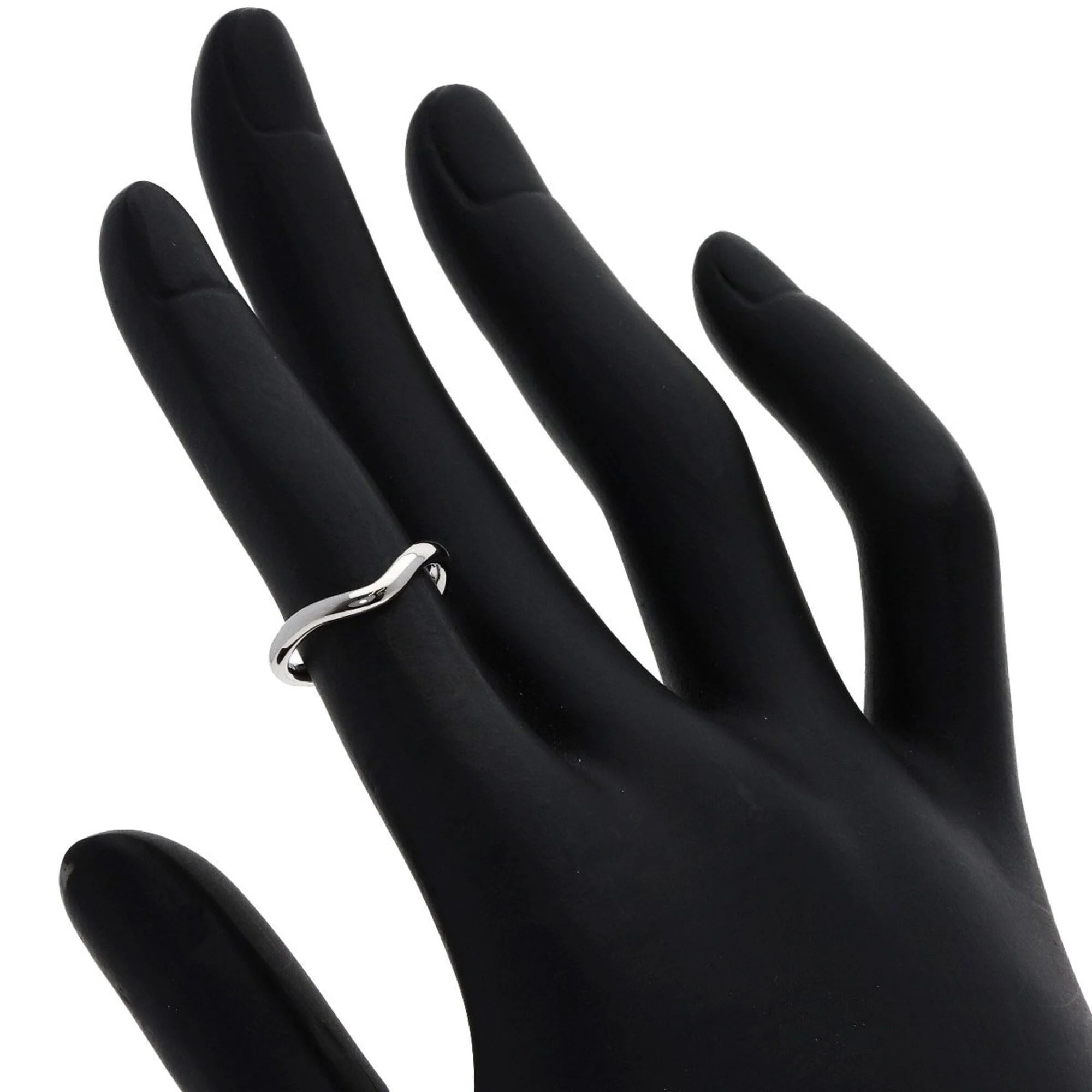 Curved Band Ring Platinum - Image 6