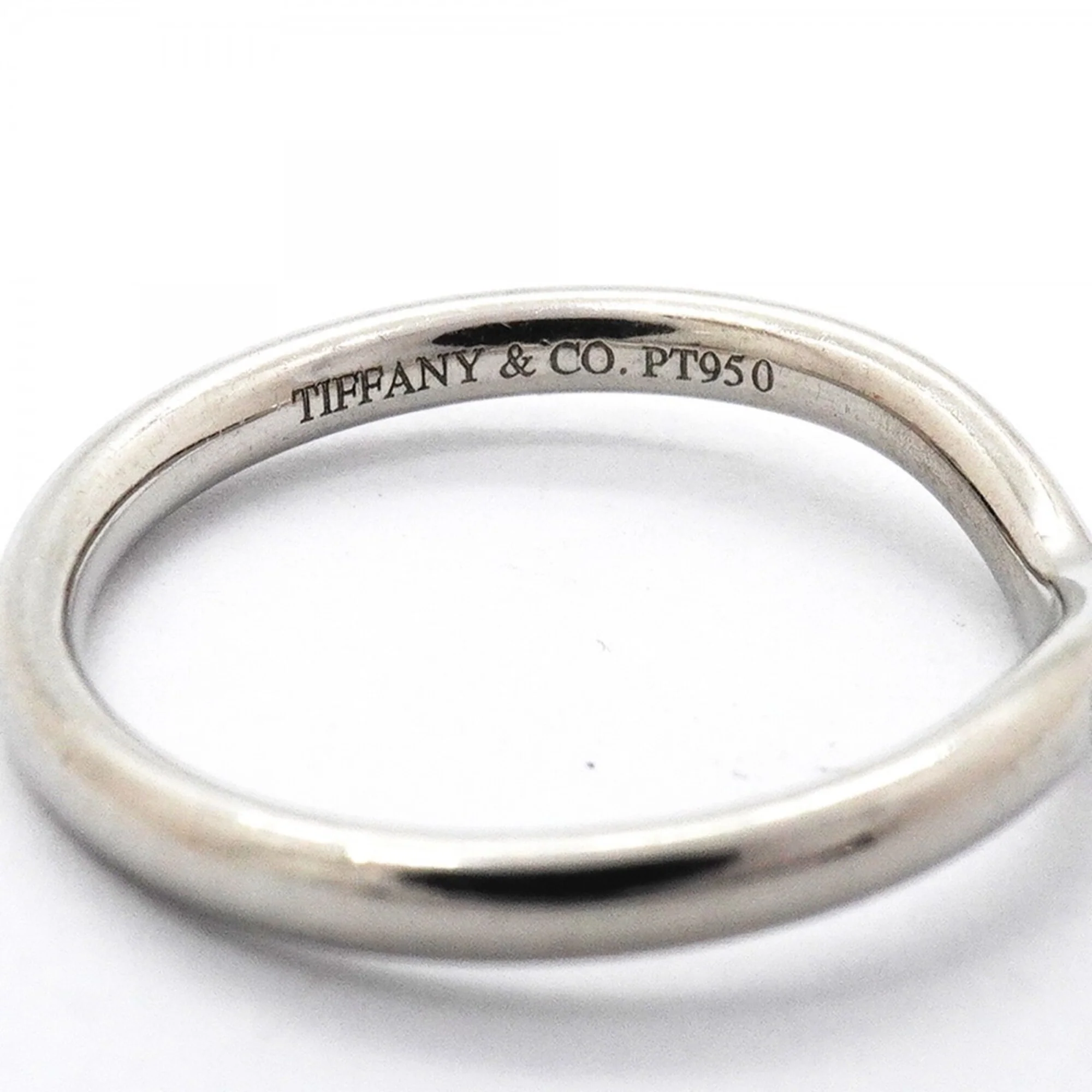 Curved Band Ring Platinum with Diamond - Image 4