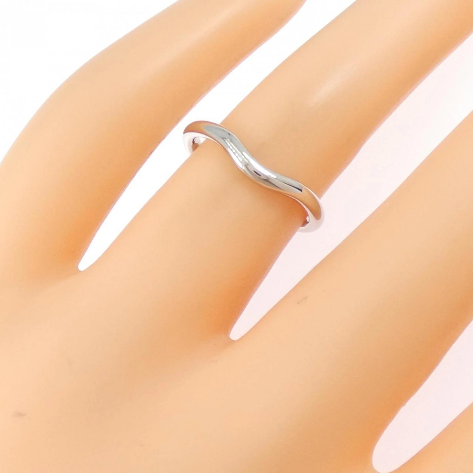 Curved Ring Platinum - Image 5