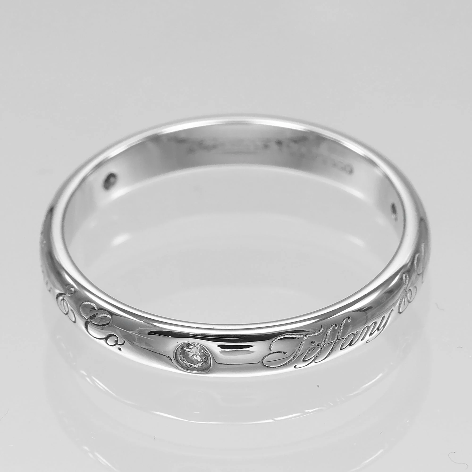 Lucida Ring Platinum with Diamond - Image 5
