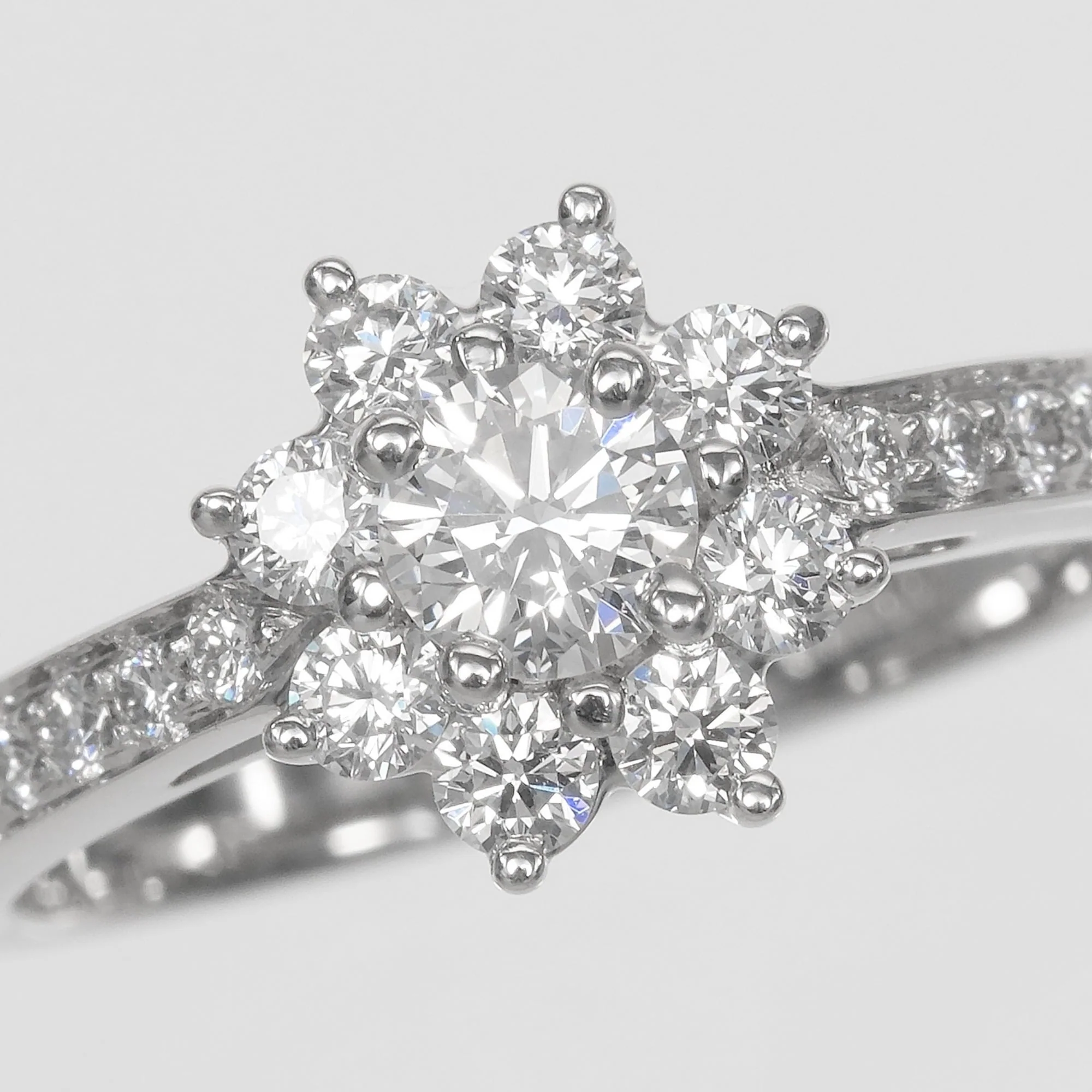 Platinum Ring With Diamond - Image 7