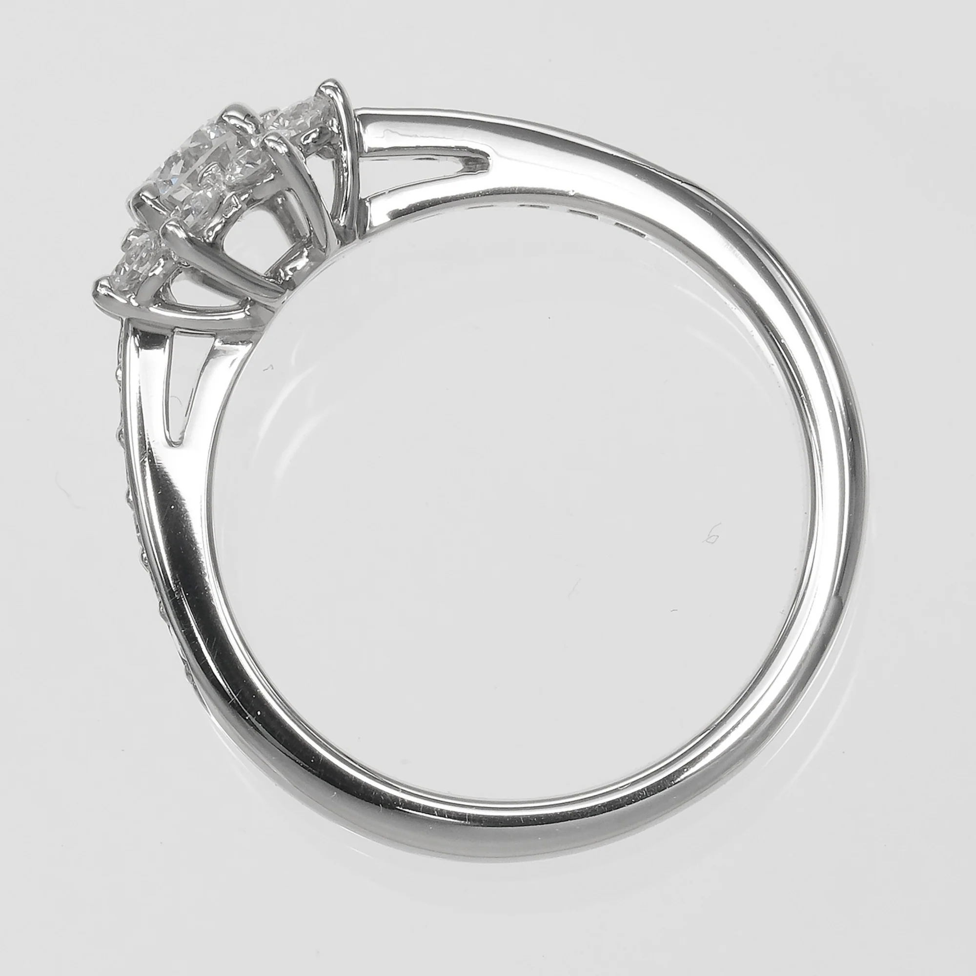 Platinum Ring With Diamond - Image 8
