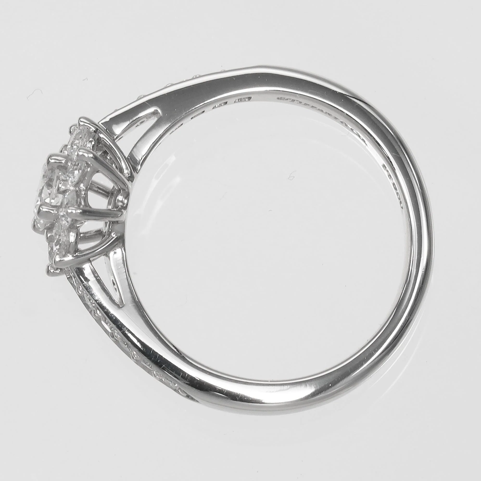 Platinum Ring With Diamond - Image 9