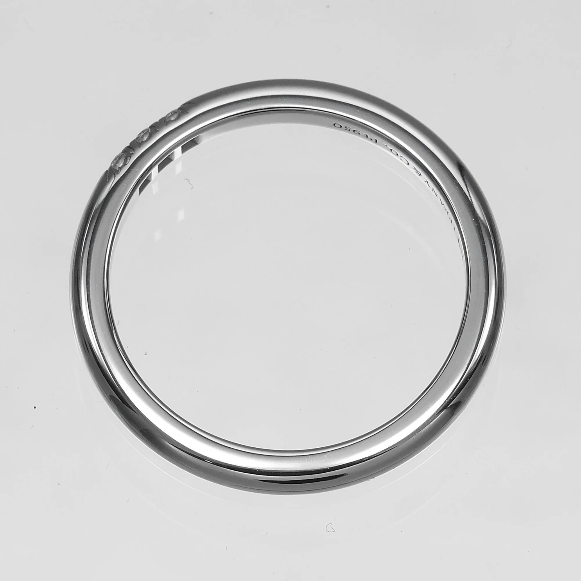 Ring Platinum With Diamond - Image 9