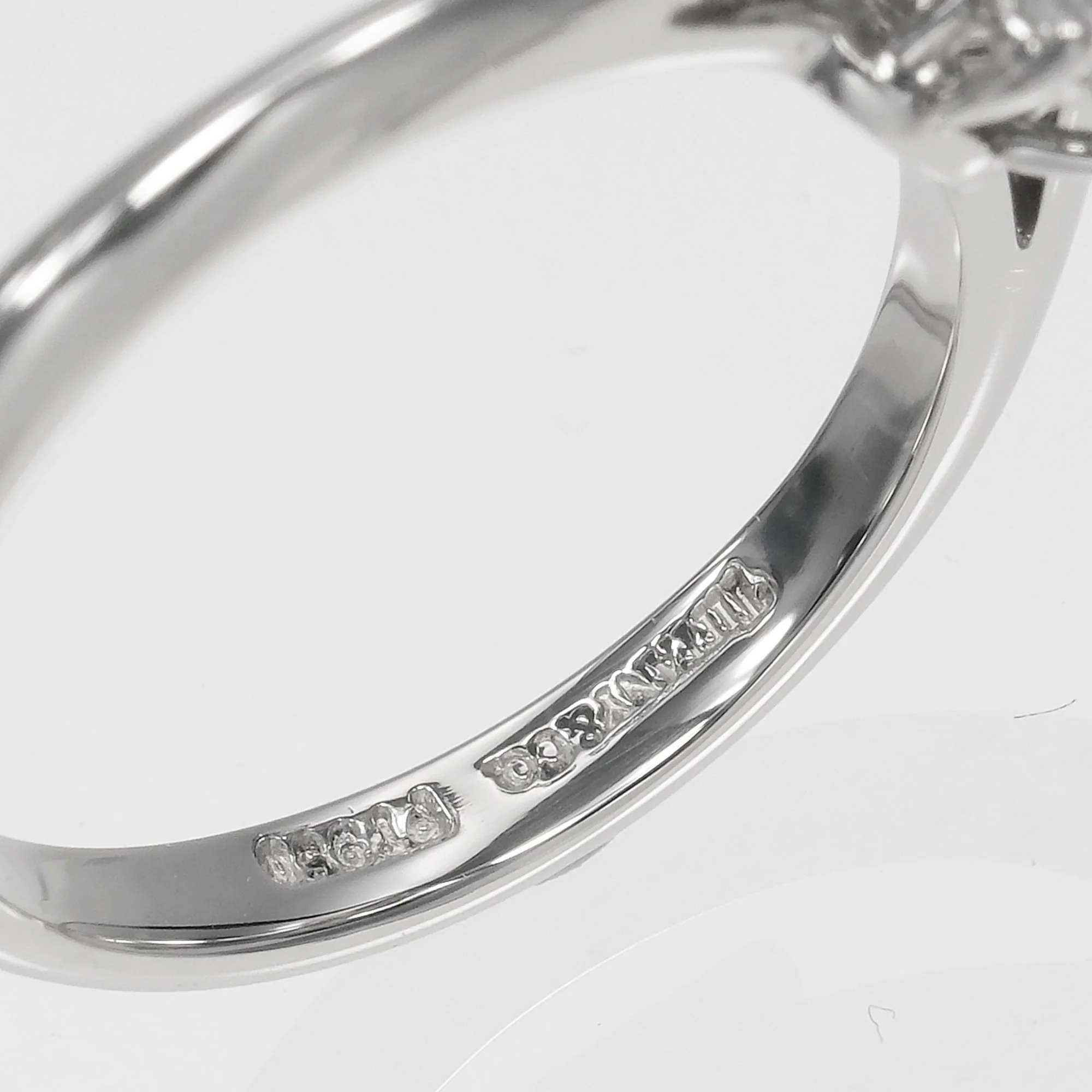 Ring Platinum with Diamond - Image 4