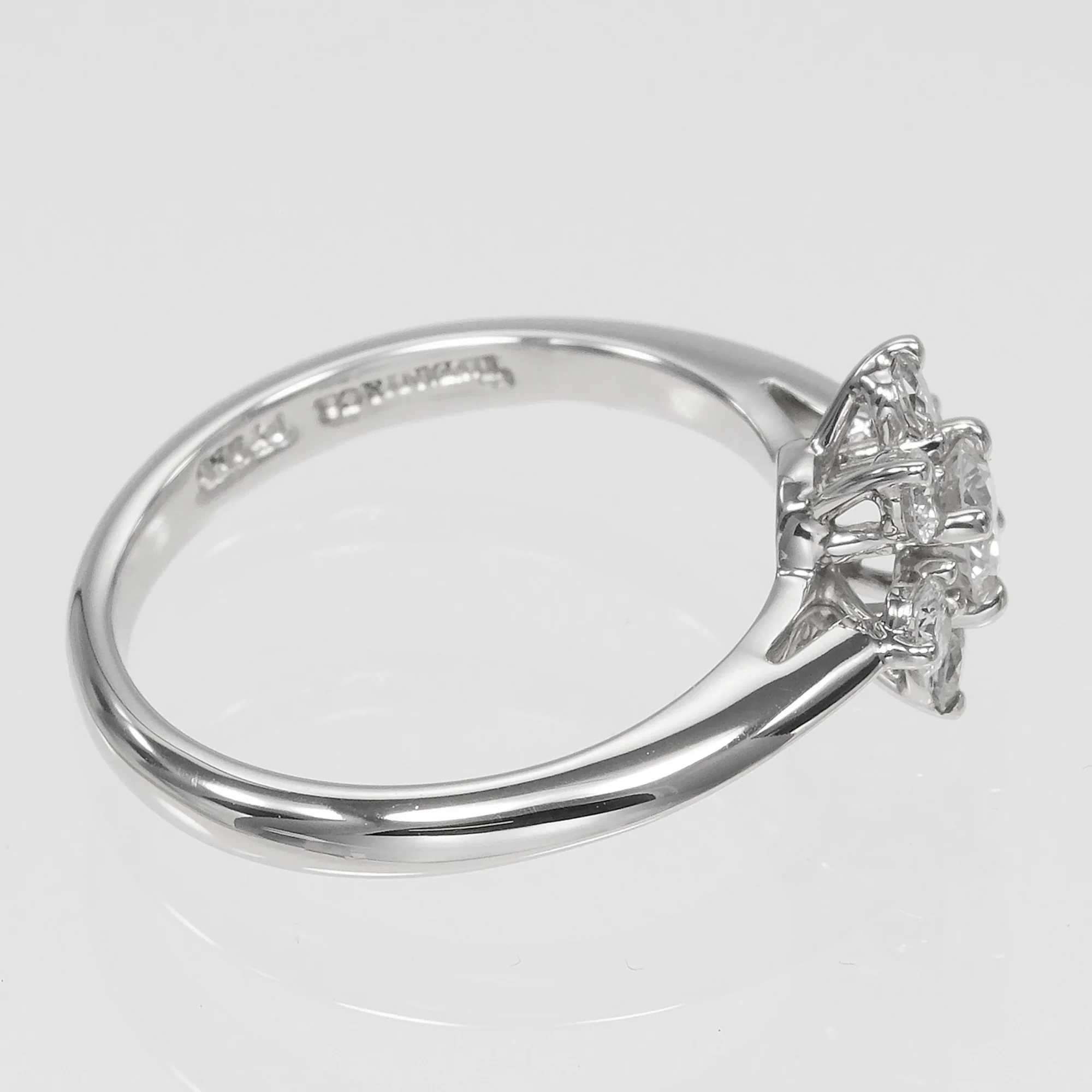 Ring Platinum with Diamond - Image 6