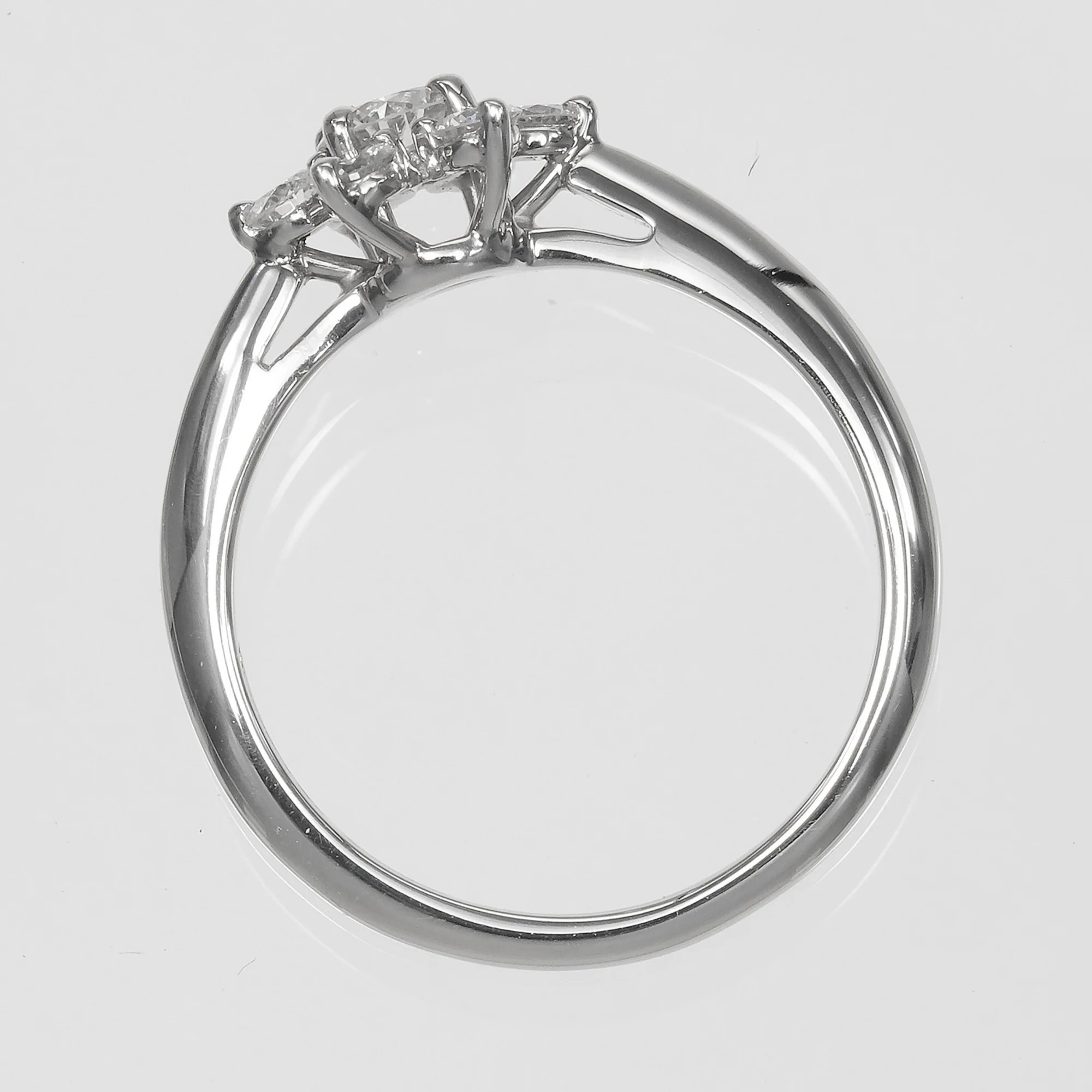 Ring Platinum with Diamond - Image 8
