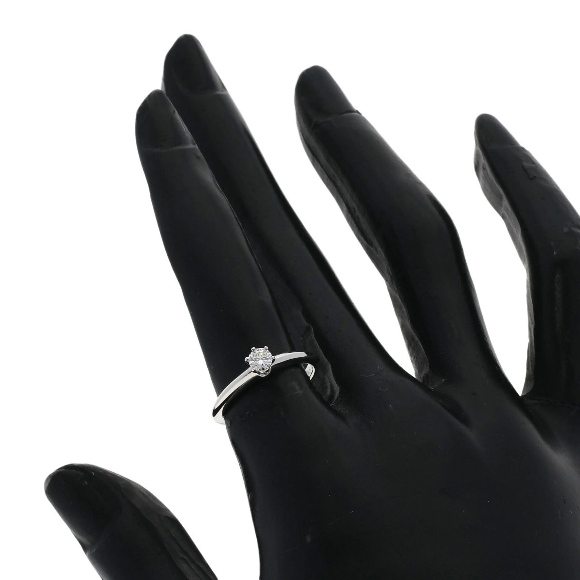 Solitaire Diamond Ring Platinum - Image 7