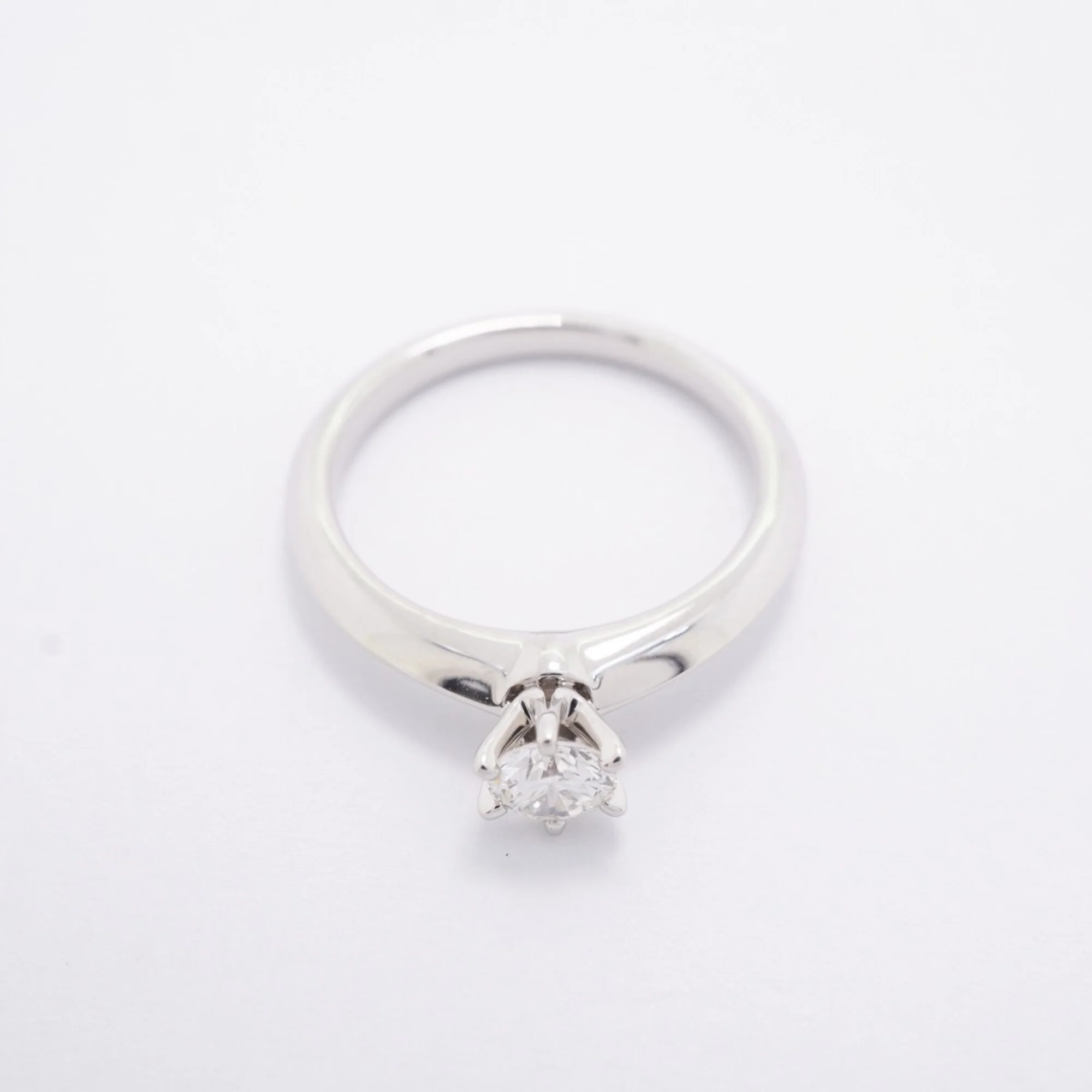 Solitaire Ring Platinum and Diamond - Image 3