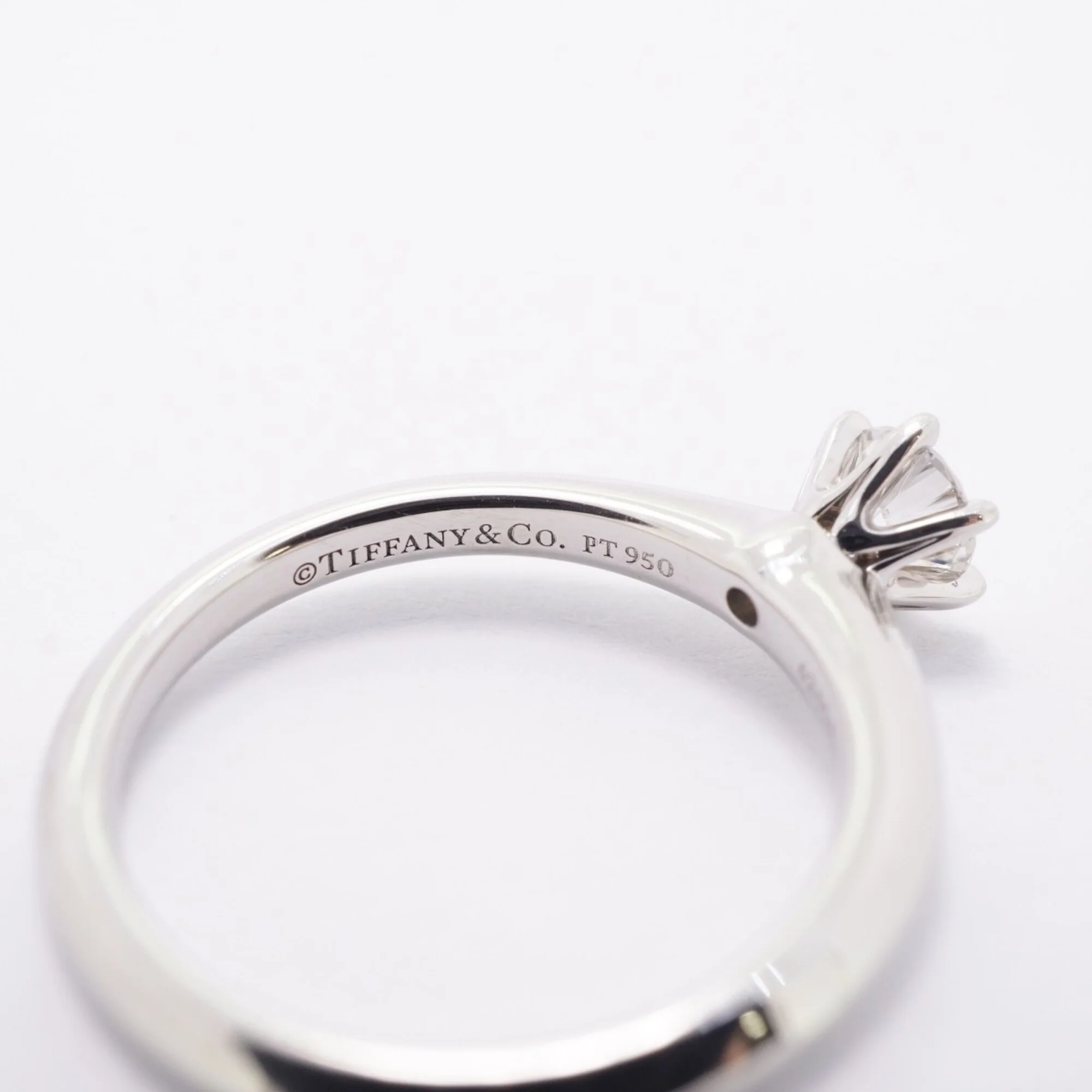 Solitaire Ring Platinum and Diamond - Image 4