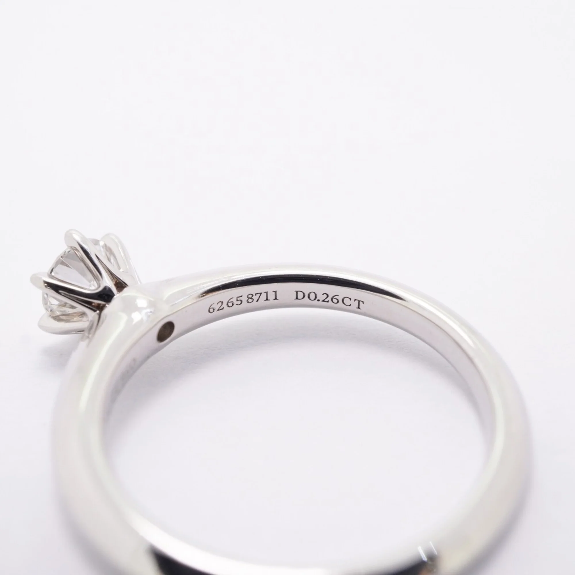 Solitaire Ring Platinum and Diamond - Image 5