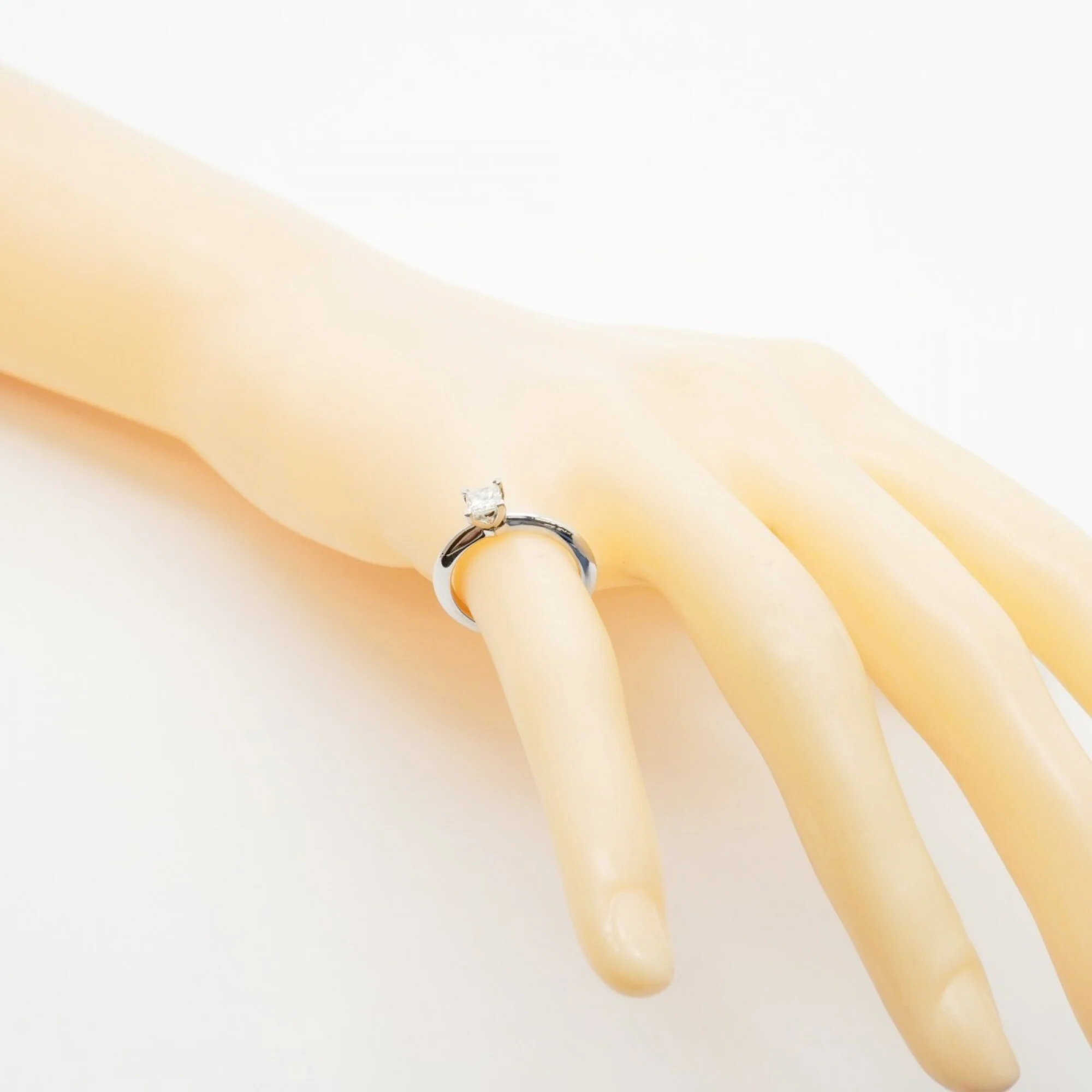 Solitaire Ring Platinum with Diamond - Image 8