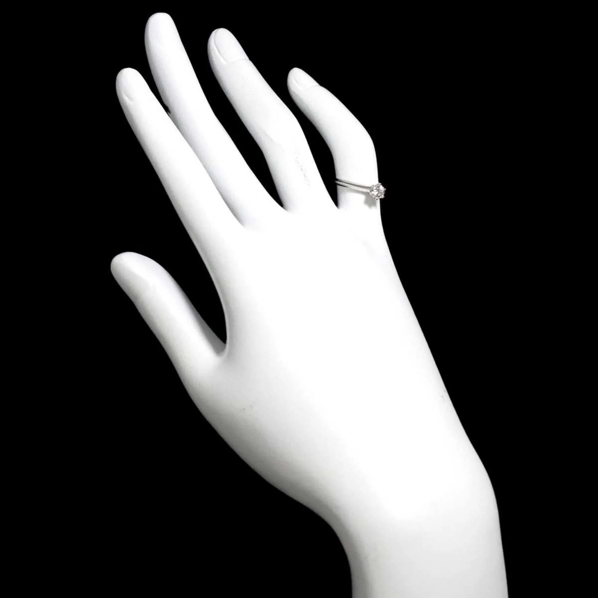 Solitaire Ring Platinum with Diamond - Image 8