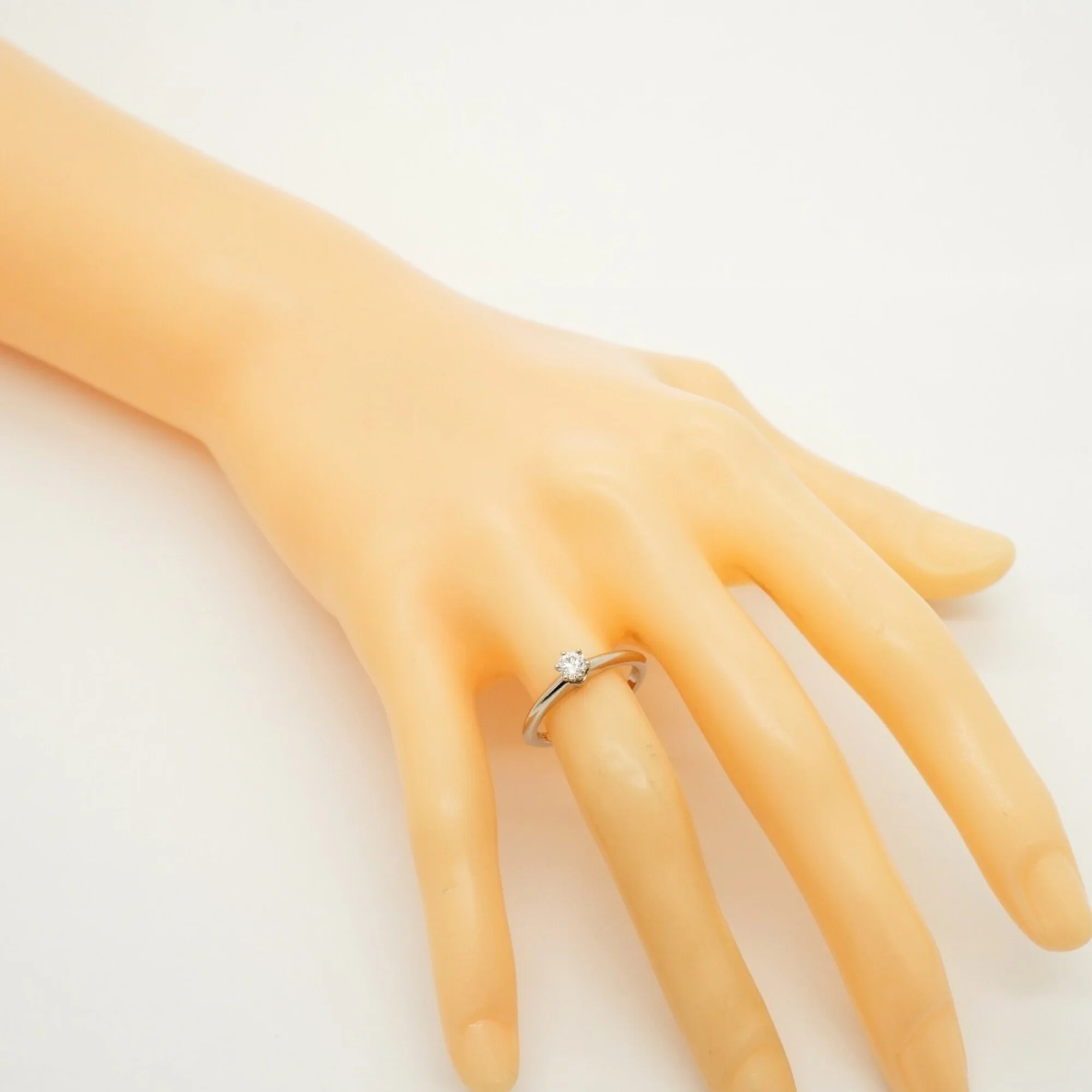 Solitaire Ring Platinum with Diamond - Image 7