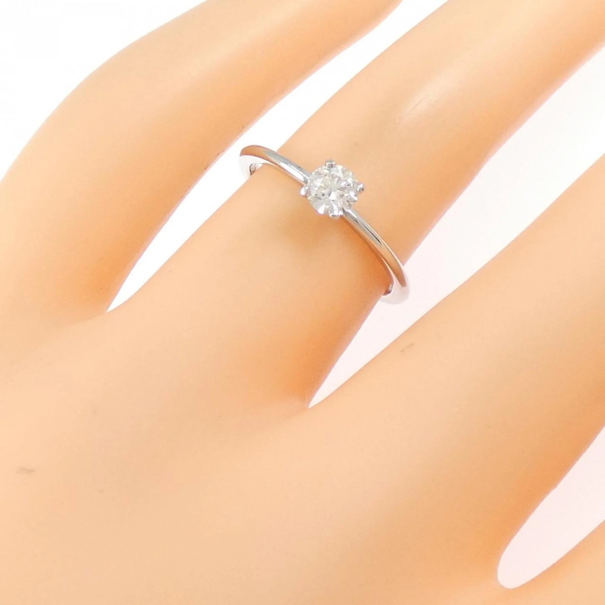 True Ring Platinum with Diamond - Image 5