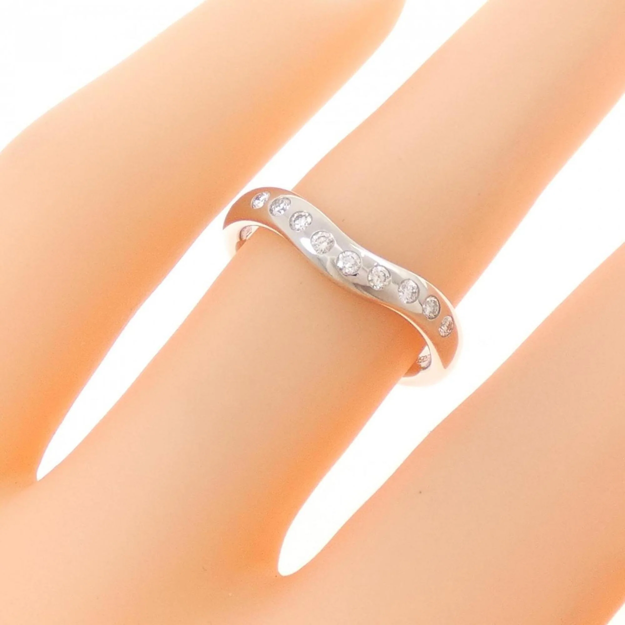 Wide Curved Ring Platinum - Image 5