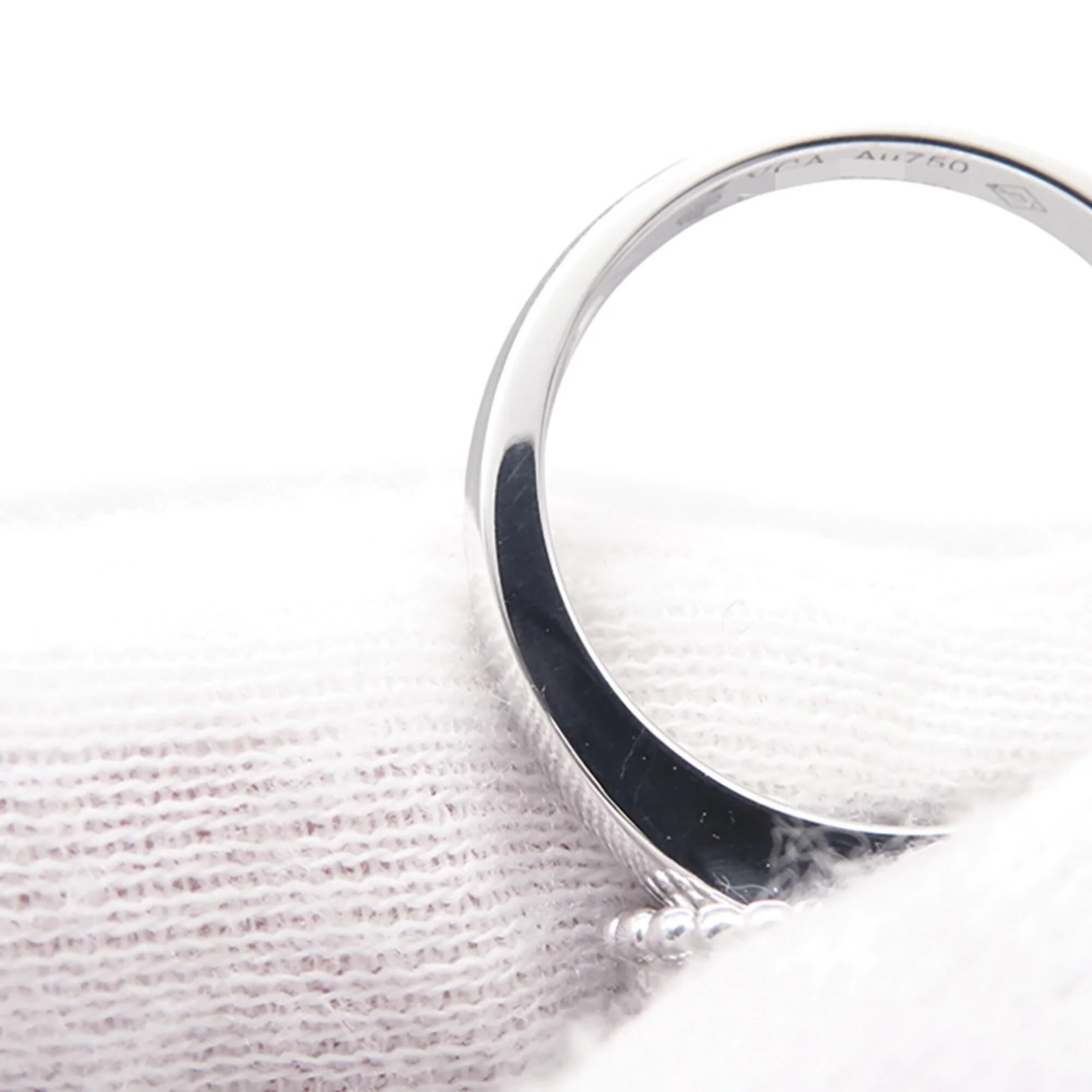Alhambra Ring 18K White Gold and Mother of Pearl - Image 5