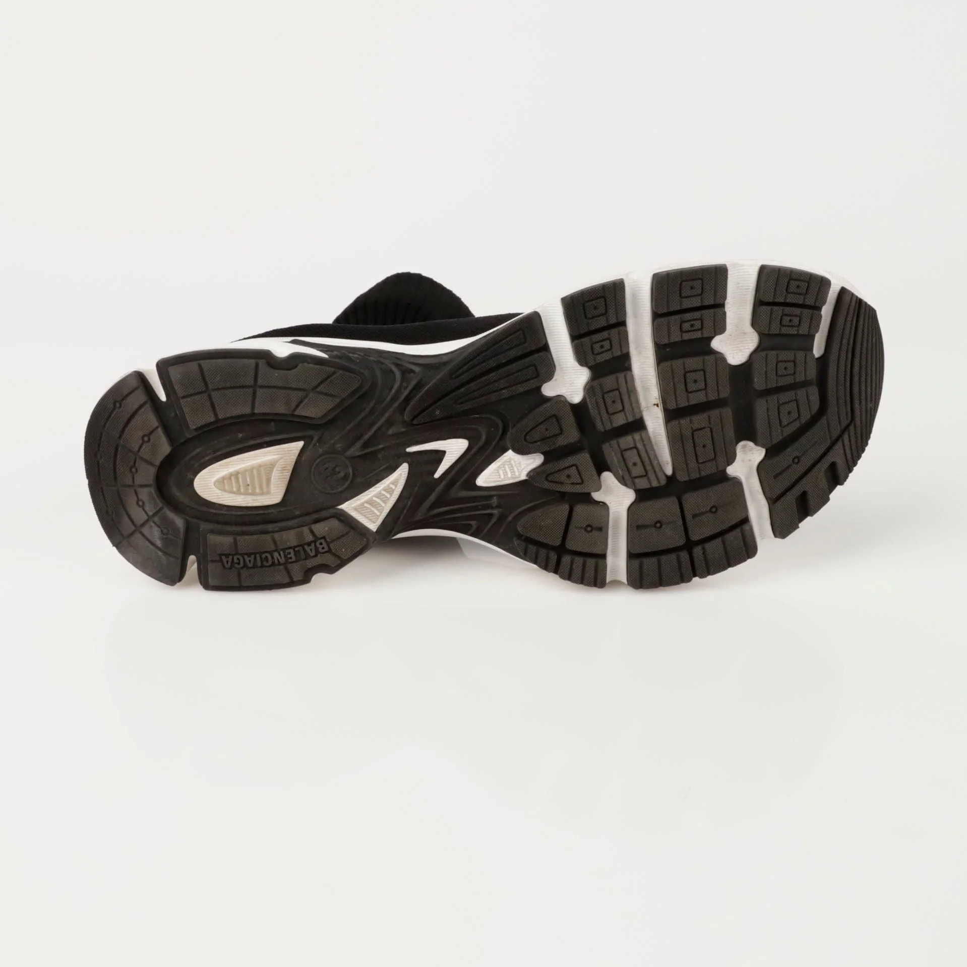 Men's Speedrunner Sneakers - Image 8