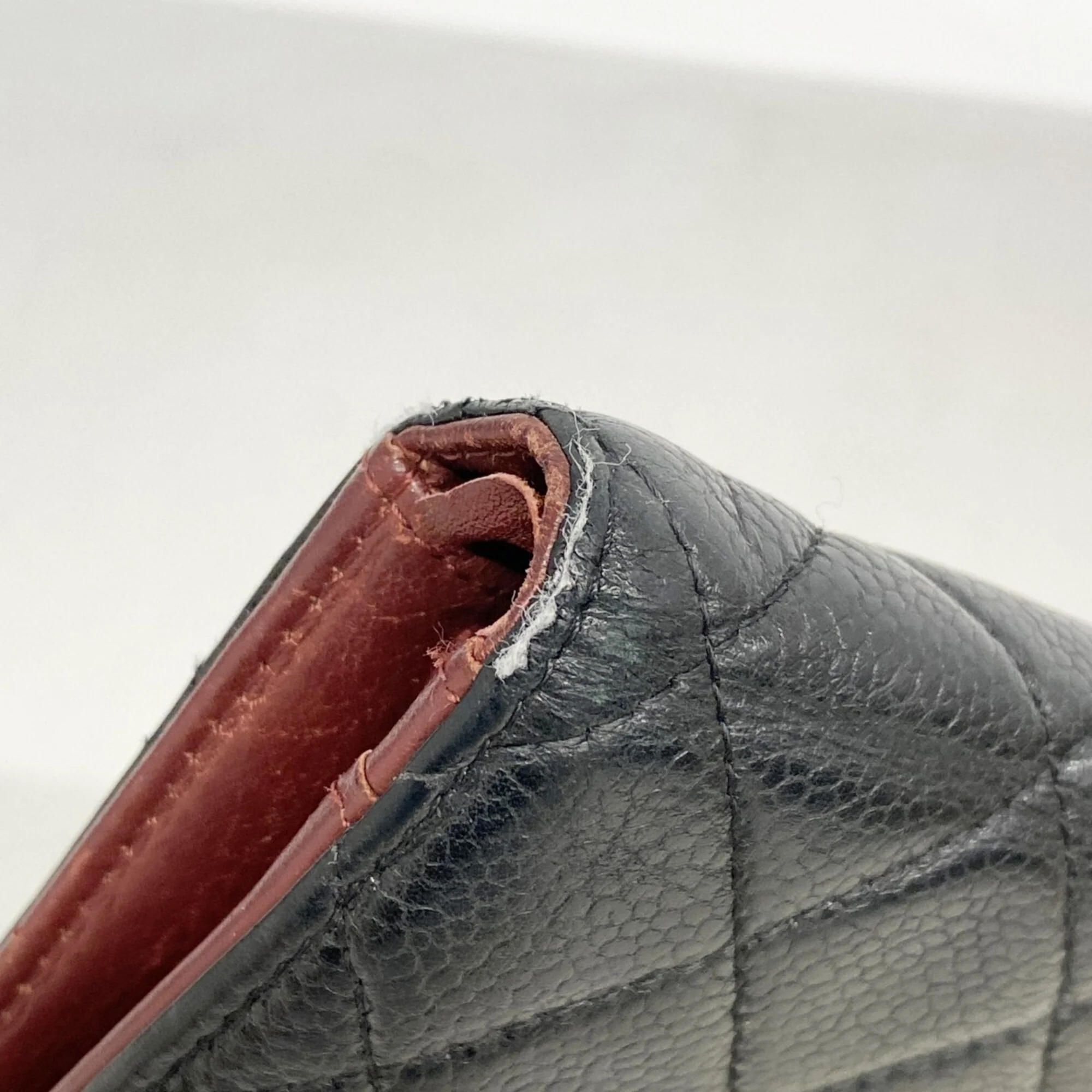 L-Yen Wallet Quilted Caviar - Image 5