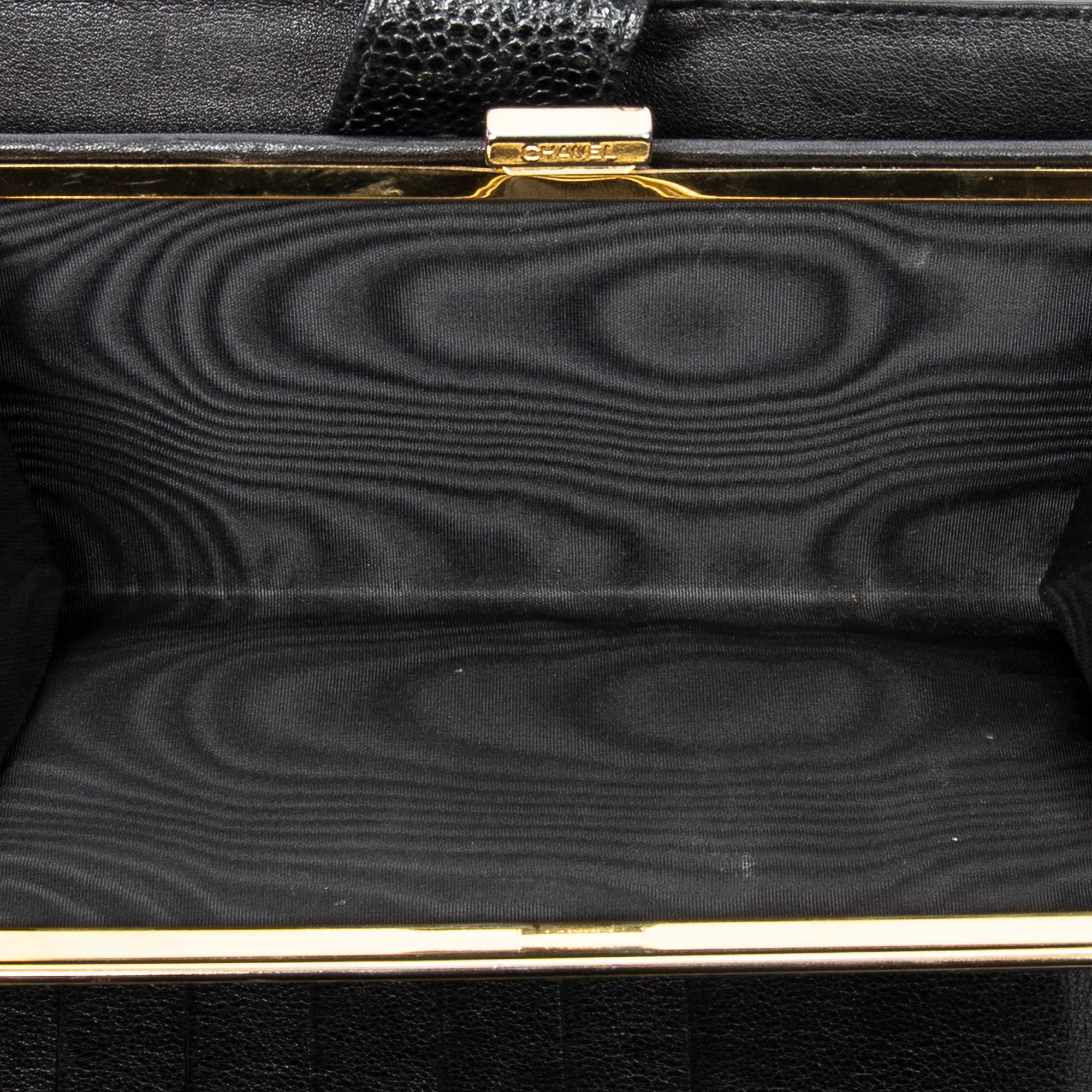 Timeless CC French Wallet Caviar Small - Image 4